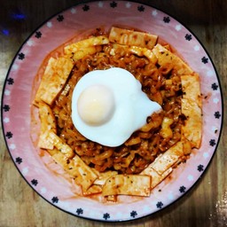 Ramyeonแห้งรสเผ็ด ไข่และแฮมไก่