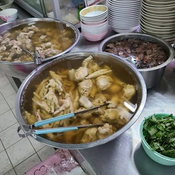 ก๋วยจั๊บรวยไข่
