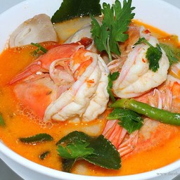 ต้มยำกุ้ง เสิร์ฟพร้อมข้าว