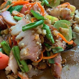 ตำหมูตกครก