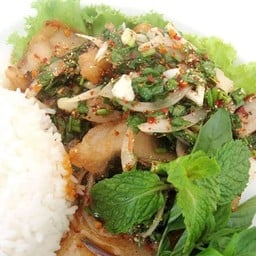 ข้าวราดน้ำตกปลาทอด