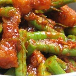 ผัดพริกขิงถั่ว