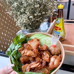 ข้าวจิ้นหมูสันนอก ซอสแมกกี้