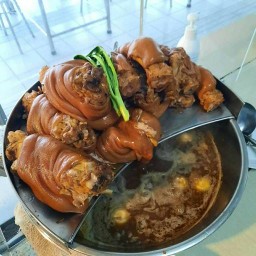 ข้าวขาหมู ขนส่ง