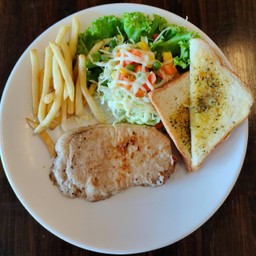 สเต็กหมูพริกไทดำ