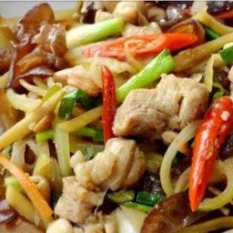 ไก่ผัดขิง