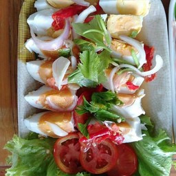 ยำไข่เค็ม