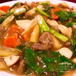 ราดหน้าเนื้อ