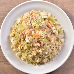 ข้าวผัดหมูแดงไข่เค็ม