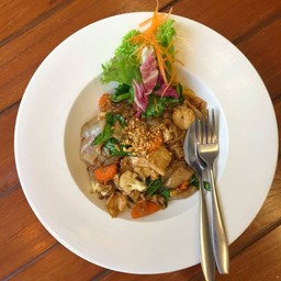 ผัดซีอิ๊วไก่