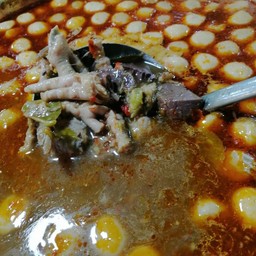 ศิวะภรณ์ขนมจีน4ภาค ตั้งอยู่ตลาดทองหลาง