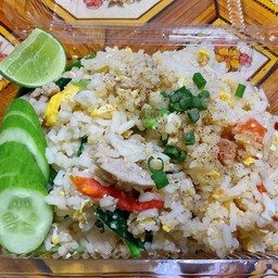 ข้าวผัดเนื้อ