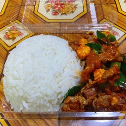 ข้าวพริกแกงเนื้อ