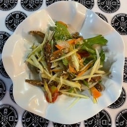 ยำมะม่วงปลากรอบ