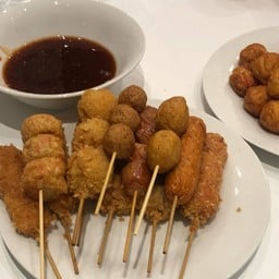 ไก่ทอด-ลูกชิ้นทอด ไม้ละ5บาท