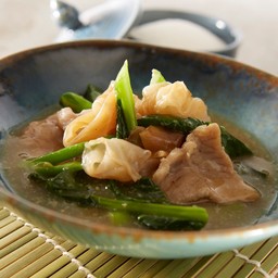 ราดหน้าหมูหมี่พิเศษ