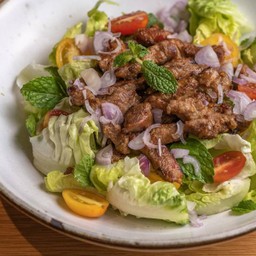 สลัดหมูย่างสไปซี่