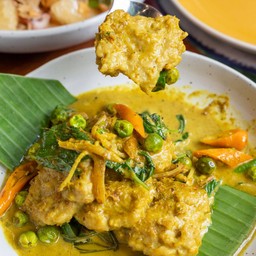 ผัดเขียวหวานแห้งลูกชิ้นปลากราย