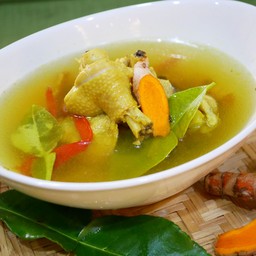 ไก่ต้มขมิ้น