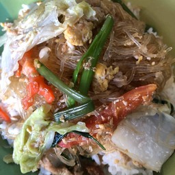 ผัดวุ้นเส้นหมูสับราดข้าว