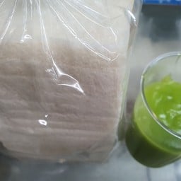 ขนมปังตัดขอบ + สังขยา ใบเตย