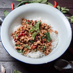 กะเพรา หมูสับ