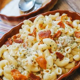 มักกะโรนี อบชีส เบคอน