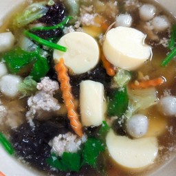 ต้มจืดเต้าหู้สาหร่ายหมูสับ
