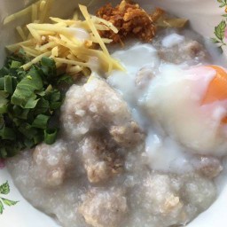 อาหารตามสั่ง&น้ำแข็งใสล้านแม่พลอย สาขา1