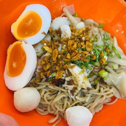 บะหมี่สดปูรวม+ไข่