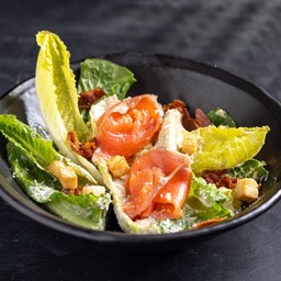 Caesar salad with a choice of your topping.(smoke salmon)