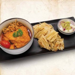 โรตีแกงมัสมั่นไก่ (สะโพก)