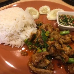 ข้าวผัดกะเพราหมูหมัก