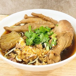 ก๋วยเตี๋ยวไก่ ตีนไก่+น่องไก่