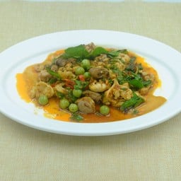 ผัดเผ็ดไก่ไทย