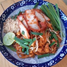 ผัดไทยหมูแดงหน้าศาลแขวง (เจ๊แหม่ม)