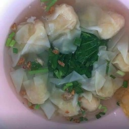 เกี้ยวกุ้งลูกชิ้นน้ำใส