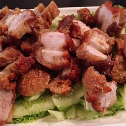 หมูกรอบจิ้มแจ่ว