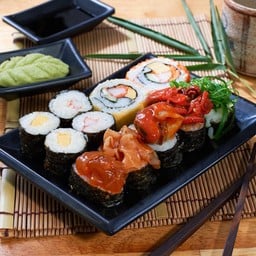 (S2) ซูชิ 9 ชิ้น