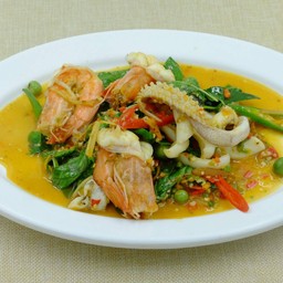 ผัดฉ่าปลาหมึกกุ้ง