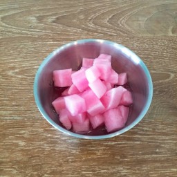 หัวไชเท้าดอง 100 กรัม ( 1 ขีด )