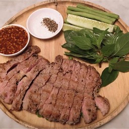 เนื้อย่างจิ้มแจ่ว