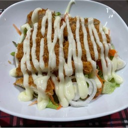 สลัดไก่กรอบ