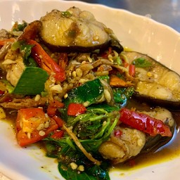 ผัดฉ่าปลาดุกทะเล