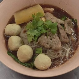 ก๋วยเตี๋ยวหมูน้ำตก