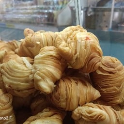 กะหรี่พัฟมวกเหล็ก กาดหลวง กาดหลวง