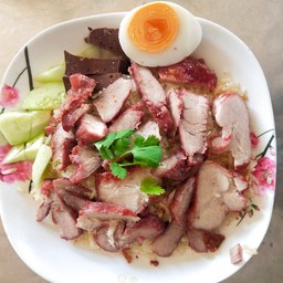 เจ๊หน่อยอร่อยแน่ ข้าวมันไก่ถาด