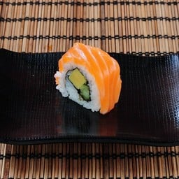 โรลแซลมอนสด