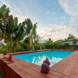 Intex Pool (สระว่ายน้ำผ้าใบกลางแจ้ง)