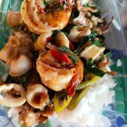 กะเพรารวมมิตรทะเล